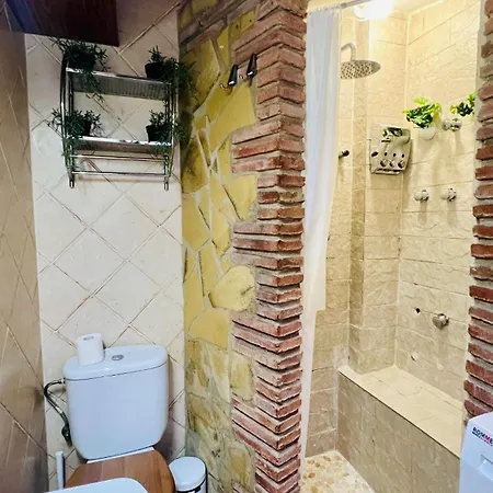 Estudio Buddha En El Centro De - South Costa