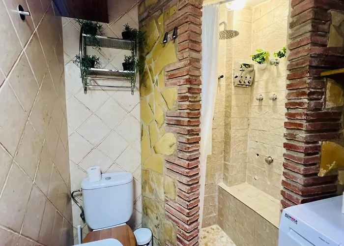 Estudio Buddha En El Centro De - South Costa